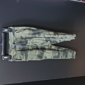 Cami Green Boys 3T Sweatpants Worn